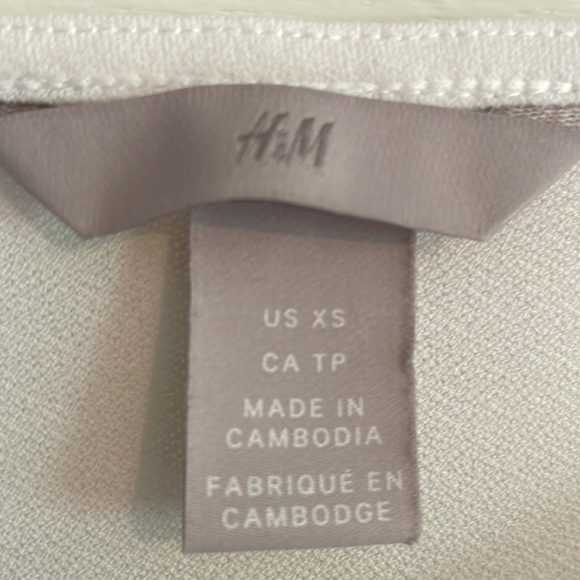 H&M Pluff Sleeve Blouse - Picture 3 of 4